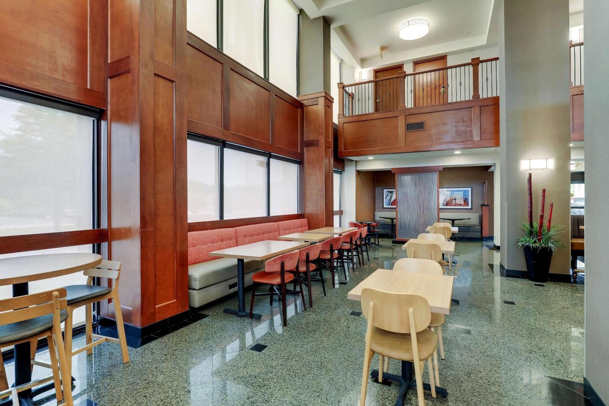 Drury Inn & Suites Birmingham Lakeshore Drive Extérieur photo