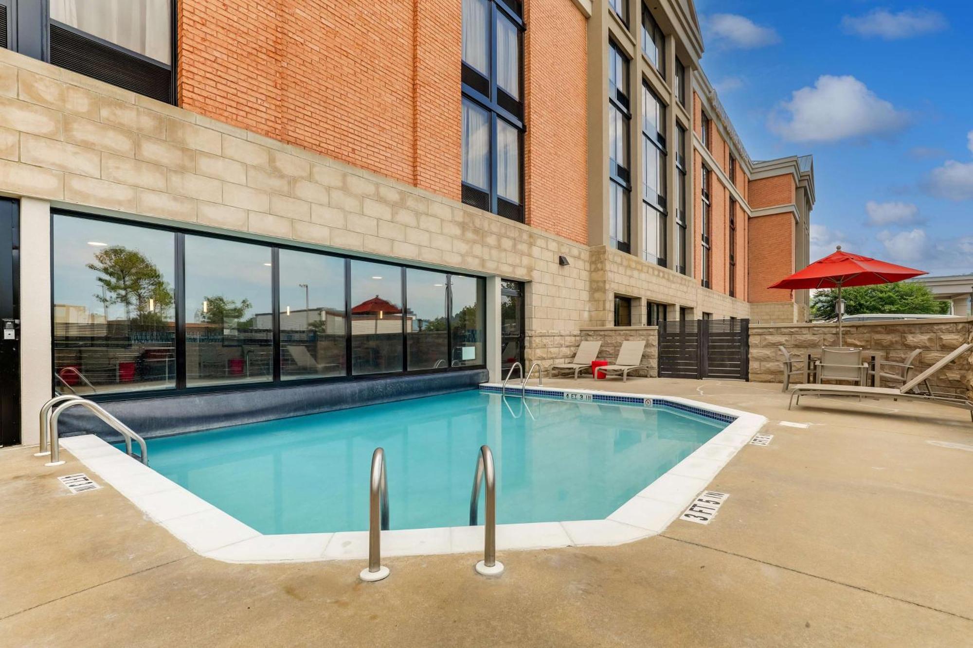 Drury Inn & Suites Birmingham Lakeshore Drive Extérieur photo
