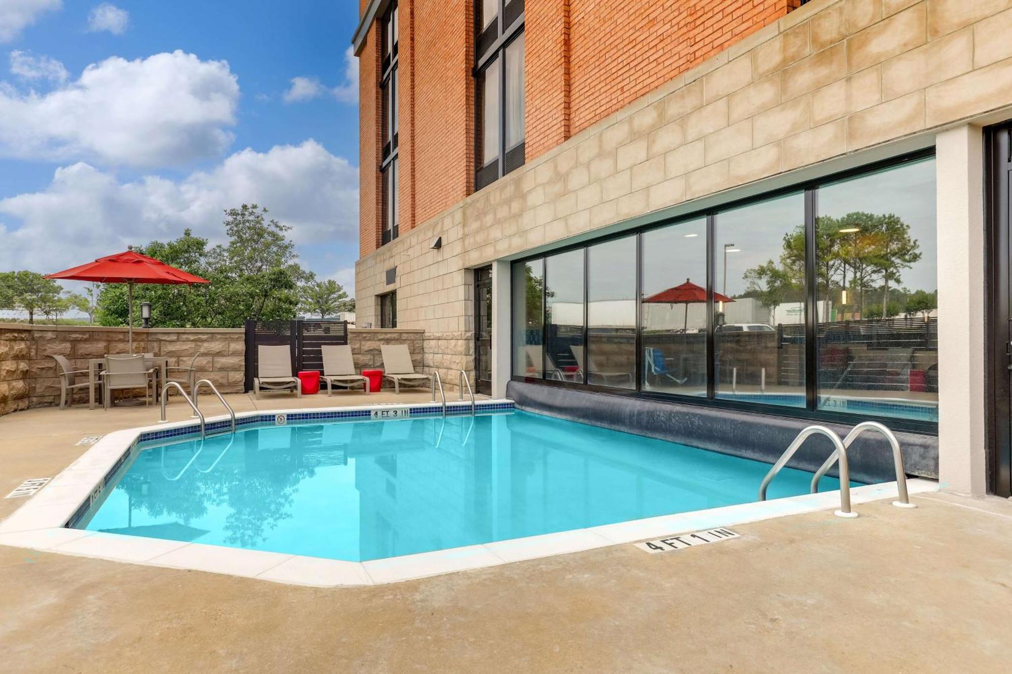Drury Inn & Suites Birmingham Lakeshore Drive Extérieur photo