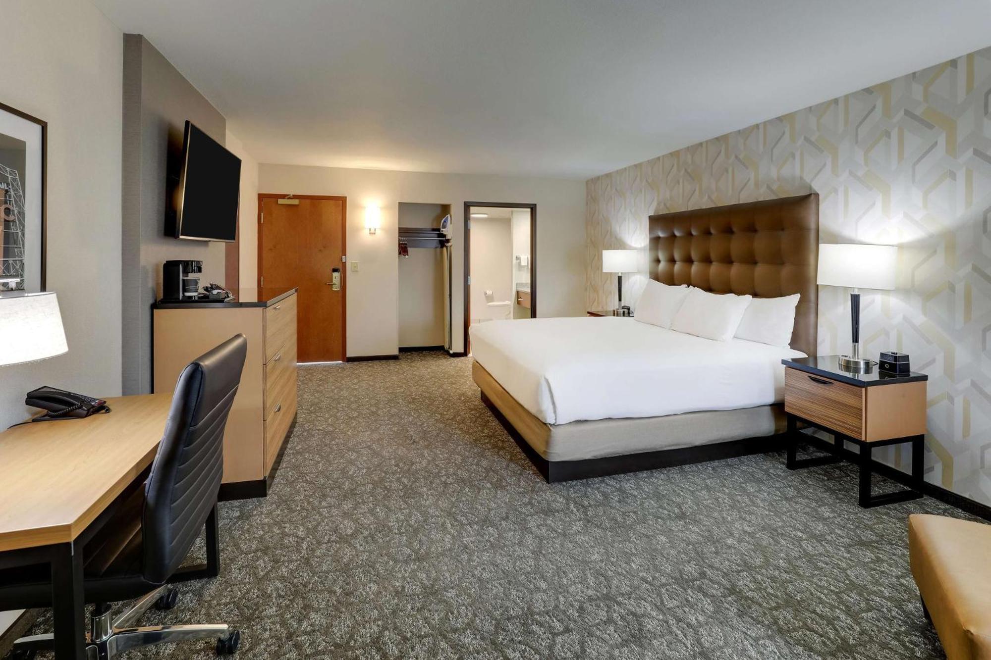 Drury Inn & Suites Birmingham Lakeshore Drive Extérieur photo