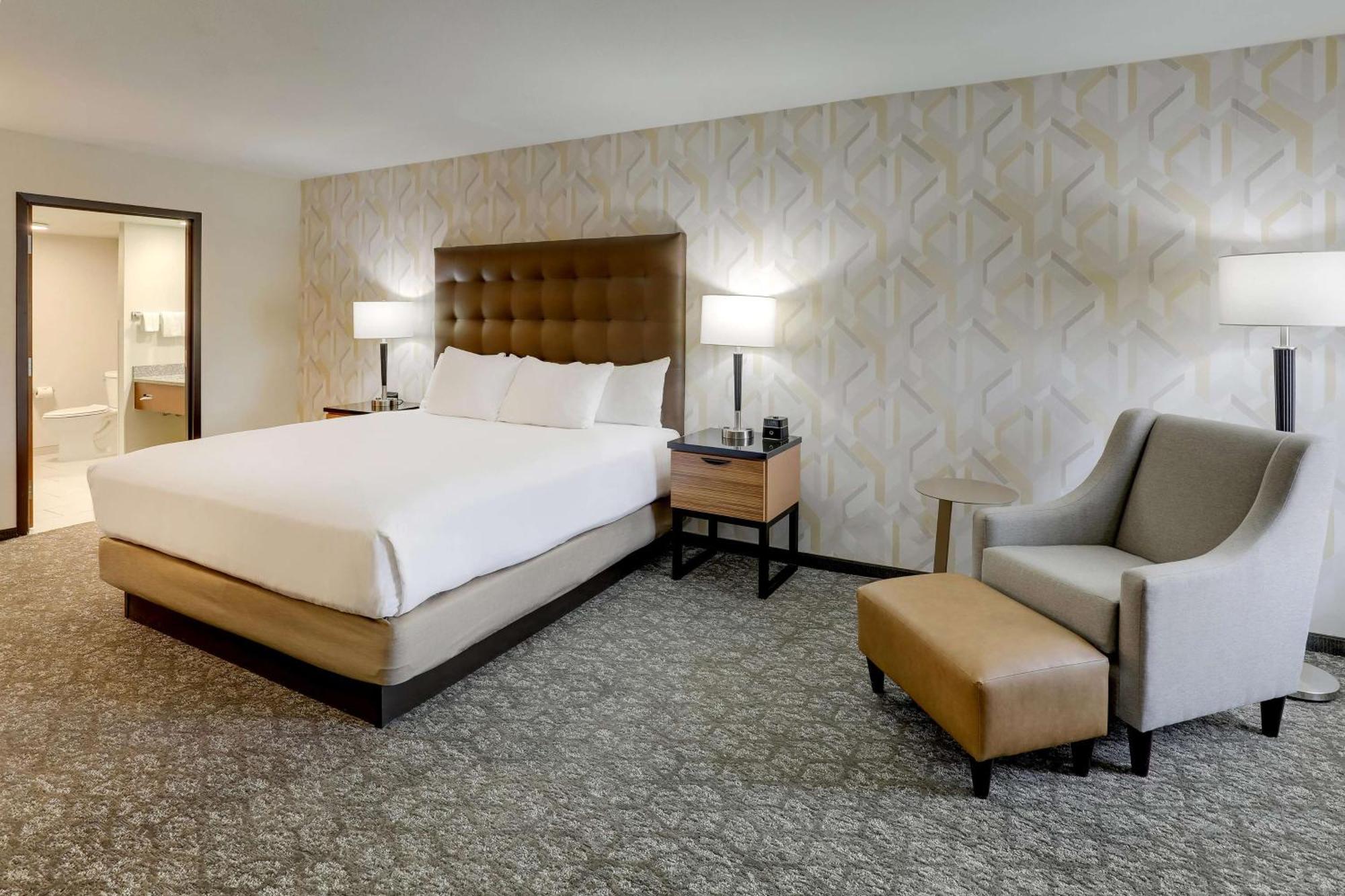 Drury Inn & Suites Birmingham Lakeshore Drive Extérieur photo