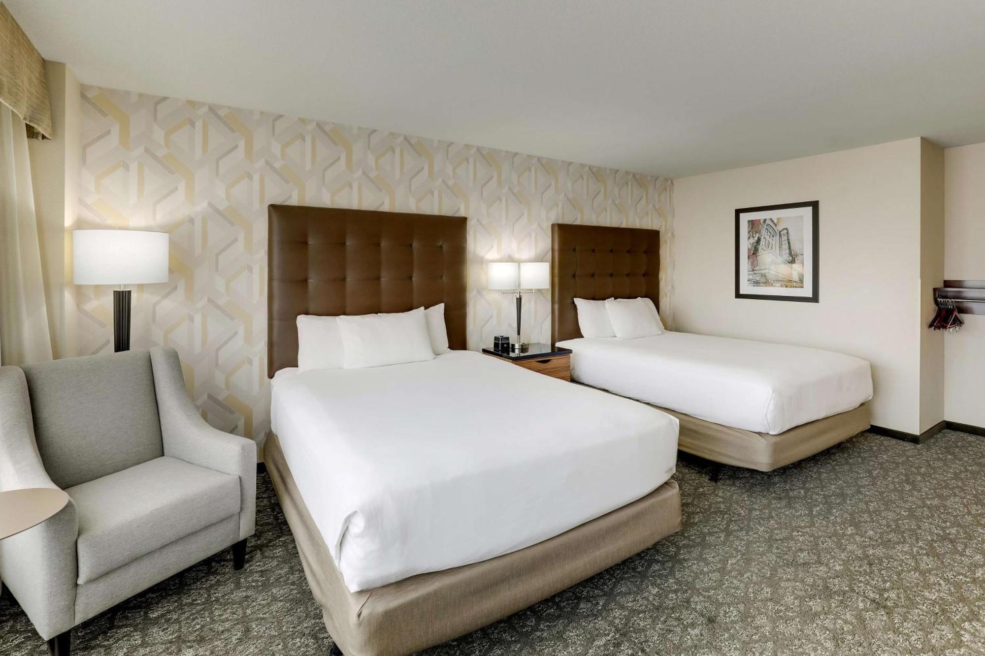Drury Inn & Suites Birmingham Lakeshore Drive Extérieur photo