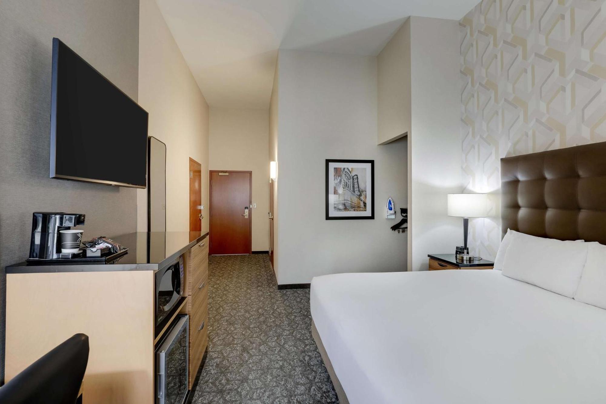 Drury Inn & Suites Birmingham Lakeshore Drive Extérieur photo