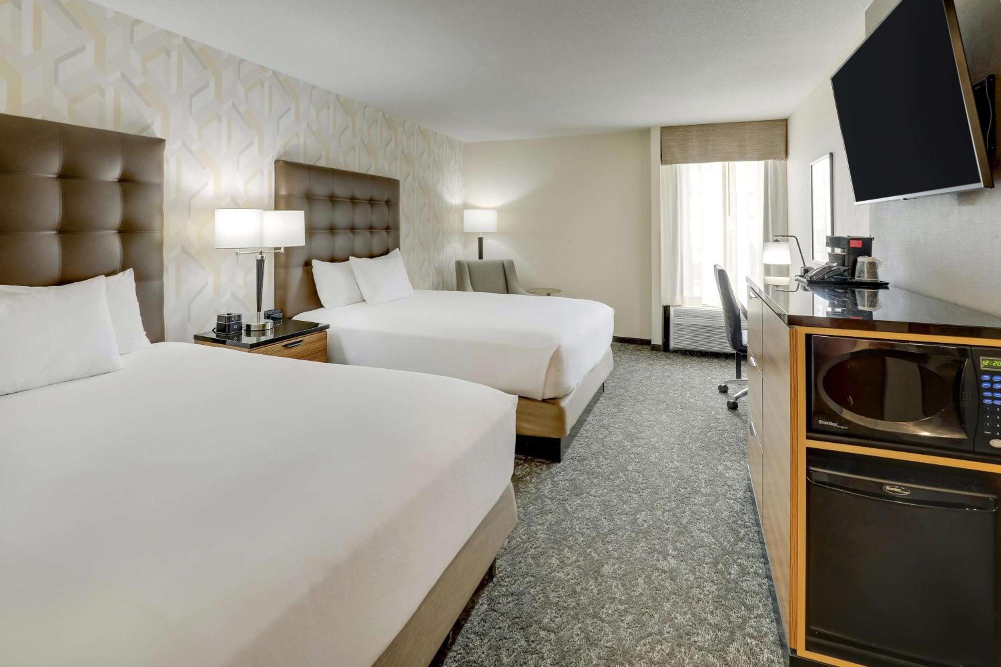 Drury Inn & Suites Birmingham Lakeshore Drive Extérieur photo