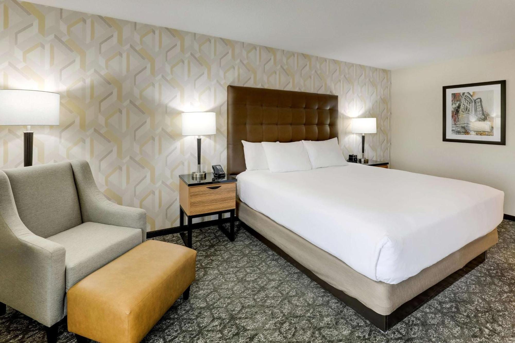 Drury Inn & Suites Birmingham Lakeshore Drive Extérieur photo