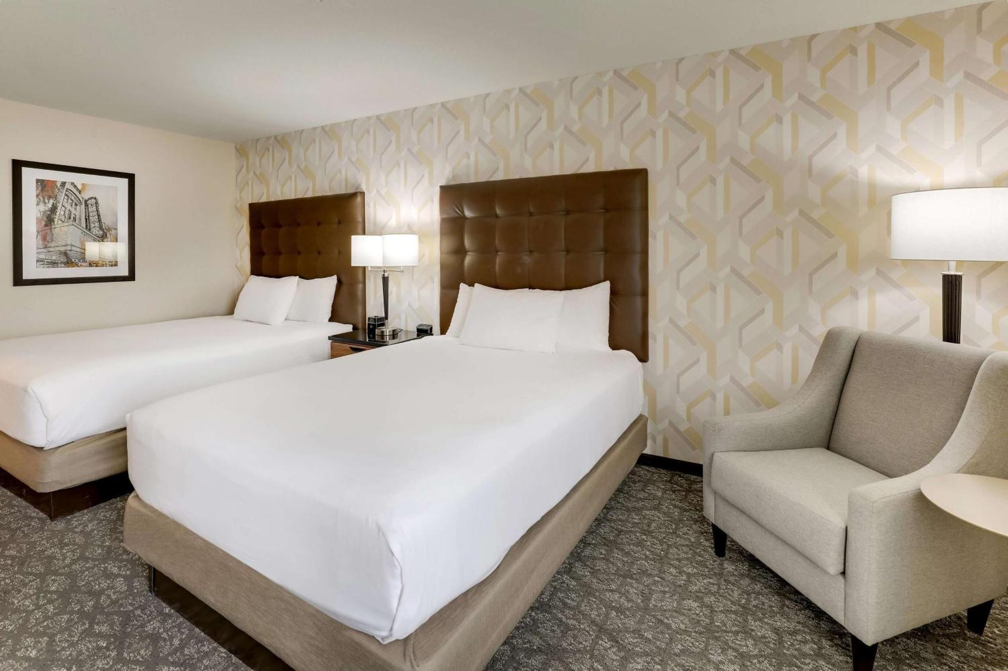 Drury Inn & Suites Birmingham Lakeshore Drive Extérieur photo