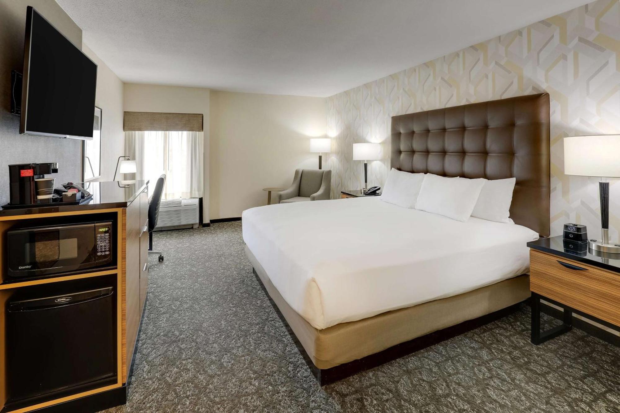 Drury Inn & Suites Birmingham Lakeshore Drive Extérieur photo